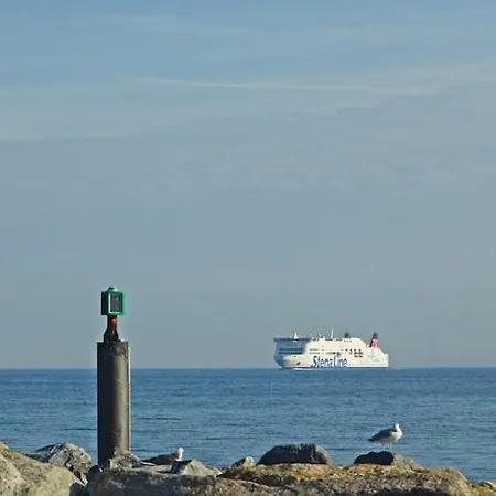 Hausboot In An Der Kieler Foerde