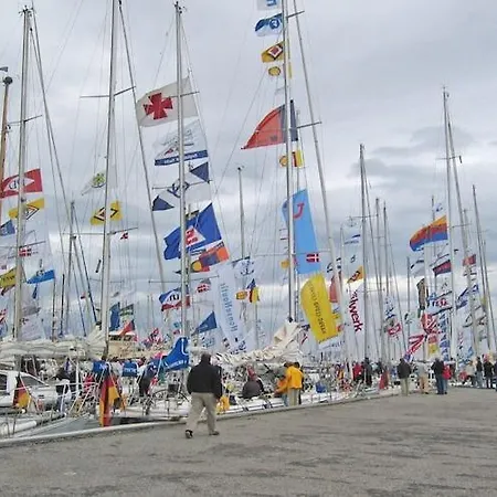 Hausboot In An Der Kieler Foerde *